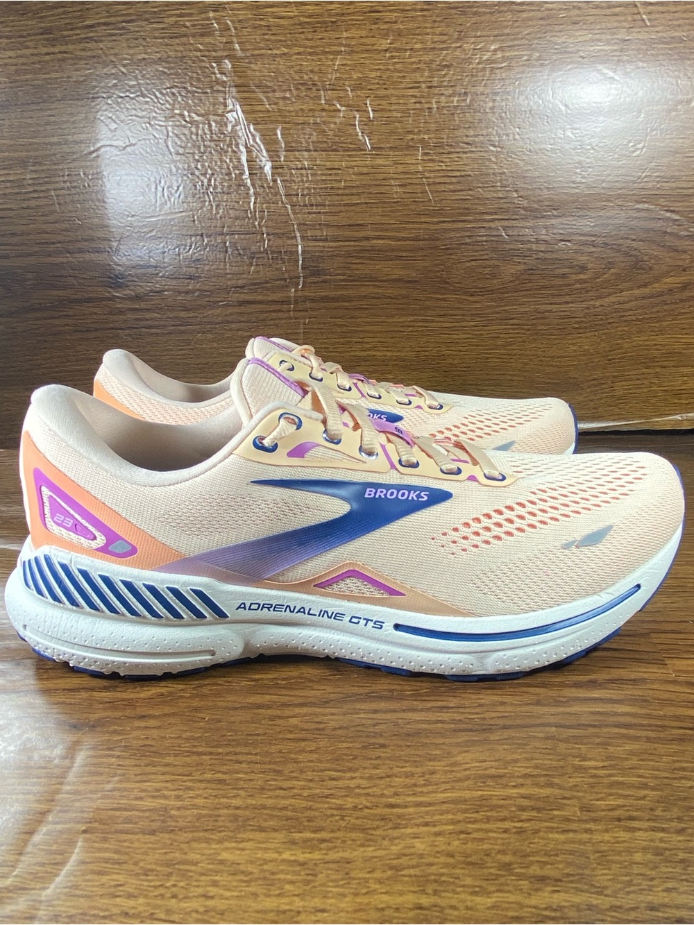 Brooks Adrenaline 23 GTS women’s shoe size 10